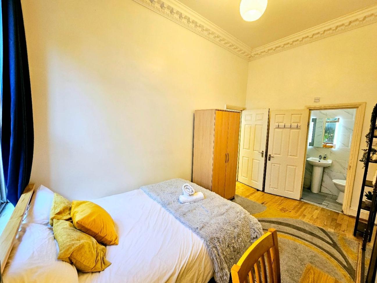 Charming Home With Private Balcony, On 1St Floor, With 2 Bathrooms, 3 Min Walk To Earl'S Court Station London Exterior photo