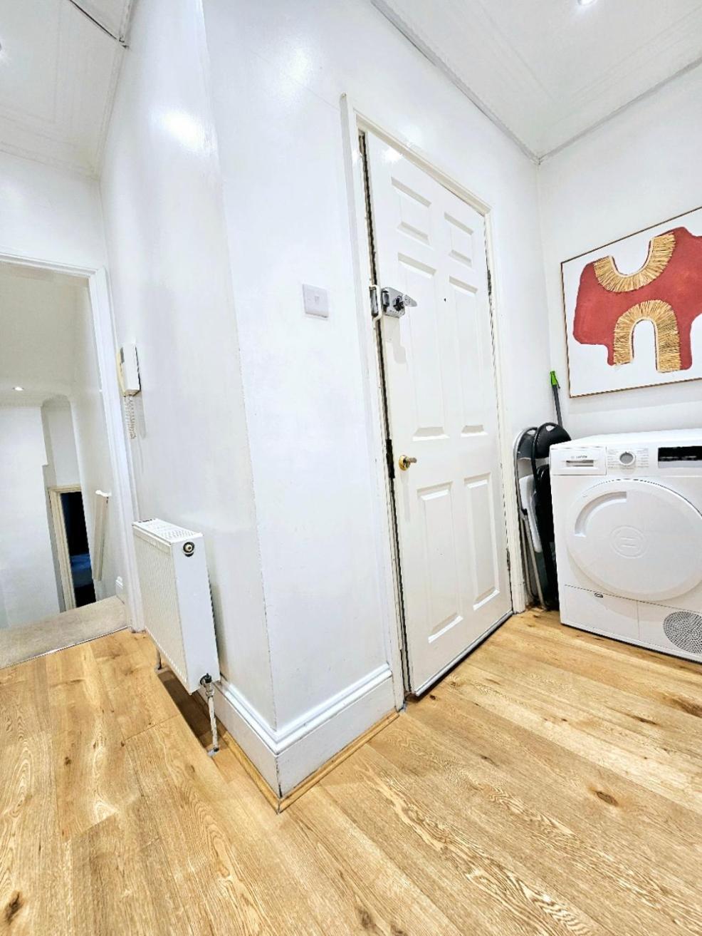 Charming Home With Private Balcony, On 1St Floor, With 2 Bathrooms, 3 Min Walk To Earl'S Court Station London Exterior photo