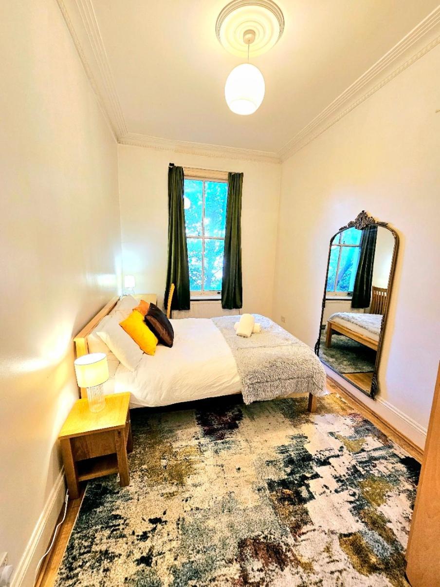 Charming Home With Private Balcony, On 1St Floor, With 2 Bathrooms, 3 Min Walk To Earl'S Court Station London Exterior photo