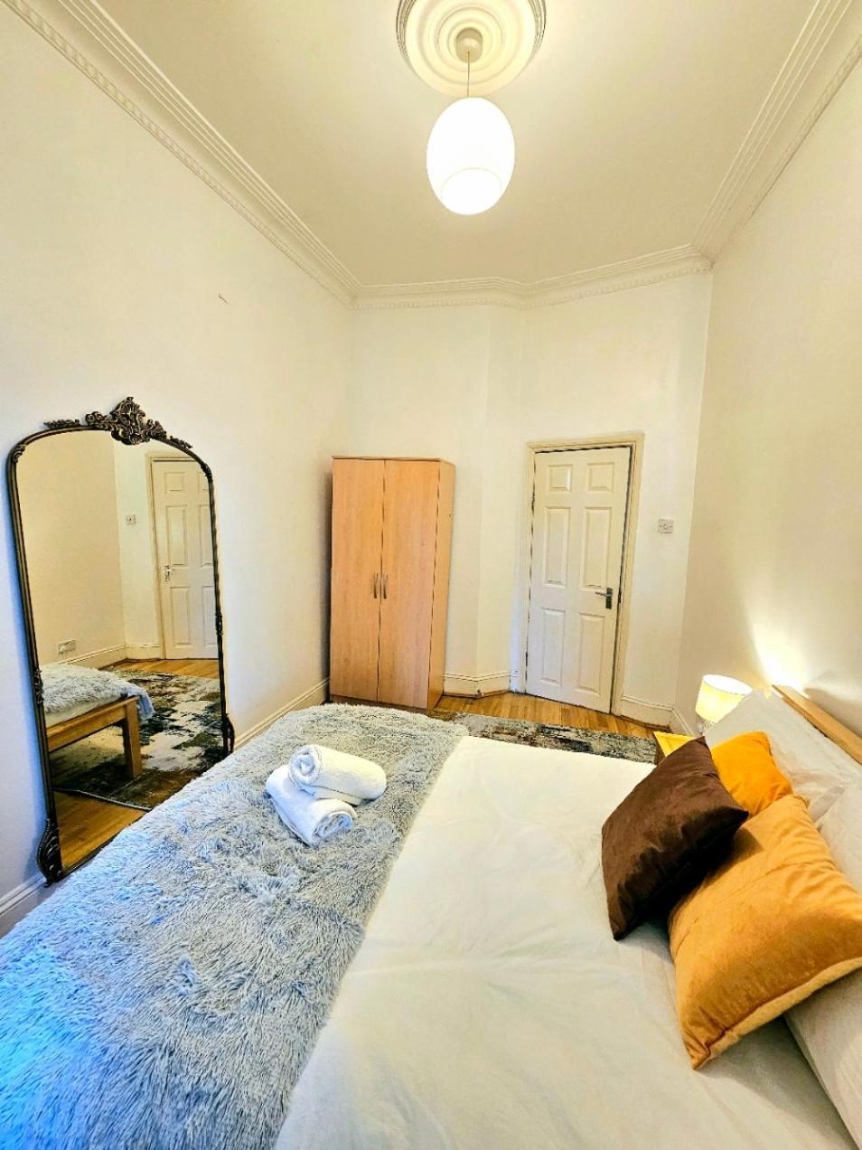 Charming Home With Private Balcony, On 1St Floor, With 2 Bathrooms, 3 Min Walk To Earl'S Court Station London Exterior photo