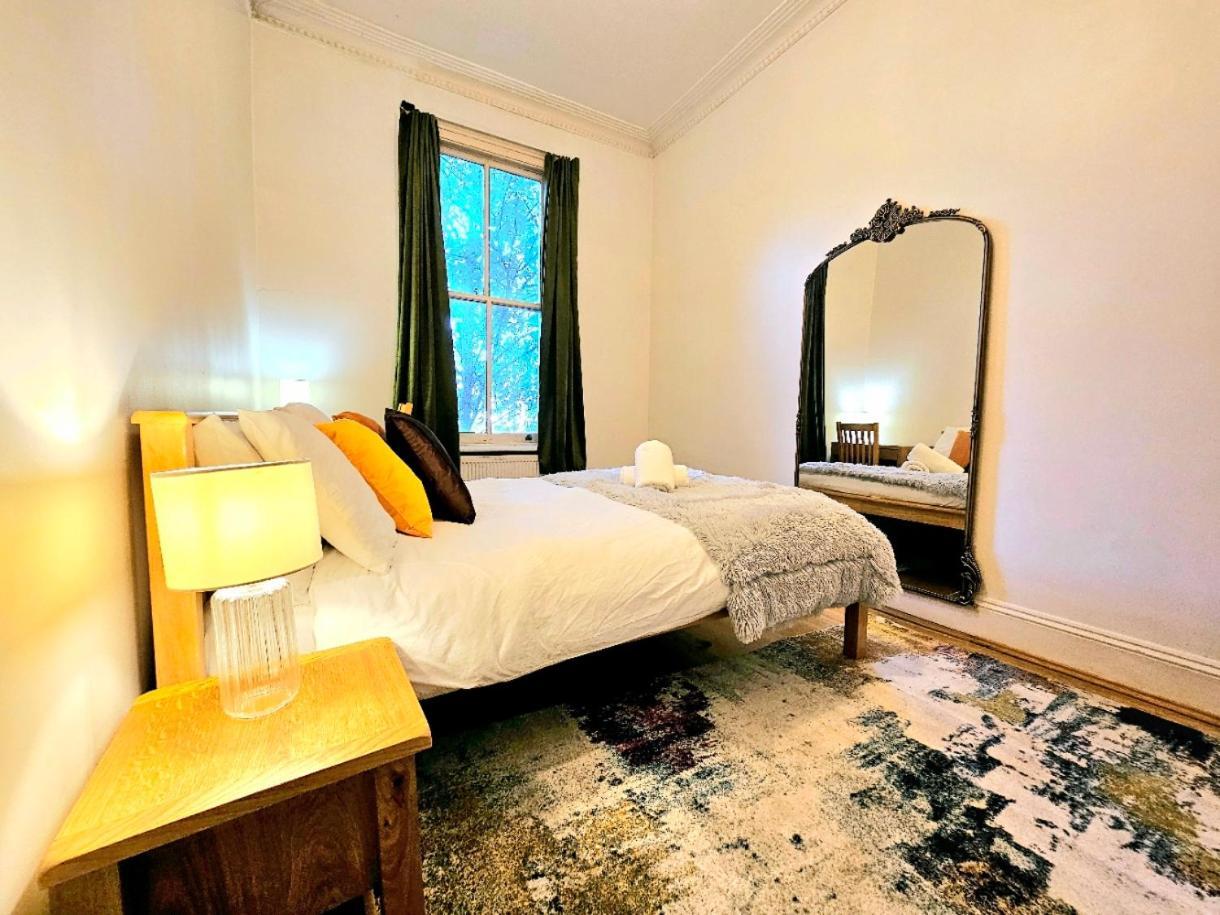 Charming Home With Private Balcony, On 1St Floor, With 2 Bathrooms, 3 Min Walk To Earl'S Court Station London Exterior photo